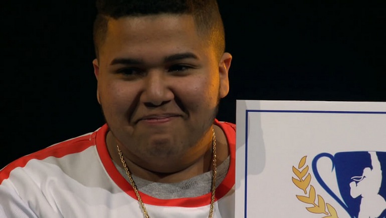 Jugador dominicano de 18 años gana la Capcom Cup Jugador dominicano de 18 años gana la Capcom Cup
